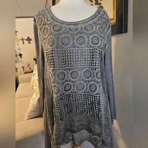 Cal Style:Elegant Gray Lace Women's Top